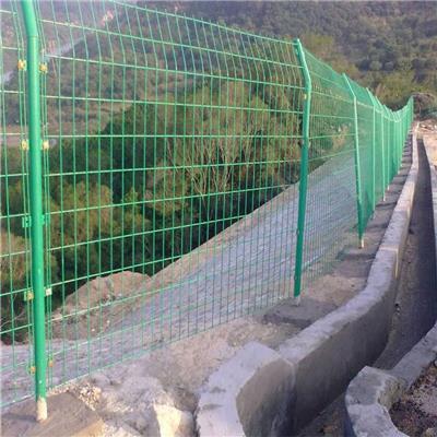 高速公路防护栏选购指南 保障安全的高效产品推荐