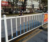 城市安全守护者 交通防护栏的作用与应用